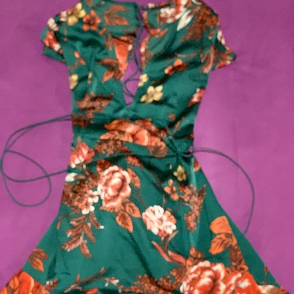 Deep V Backless Satin Dress - Picture 3 of 4